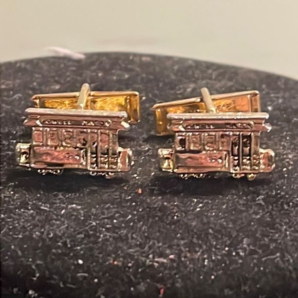 Vintage MCM 1952 mixed metal 3D gold tone whale back trolley car cuff links - Picture 1 of 15